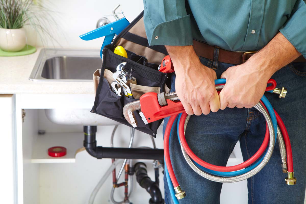 Why Choosing Local White Rock-Surrey Plumbers is a Better Choice